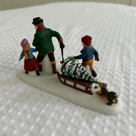 Department 56 “The Family Tree” - Picture 5 of 5